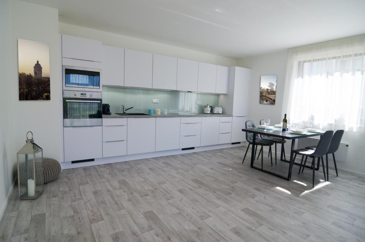 Palm Garden Apartment 1 Mikulov Esterno foto
